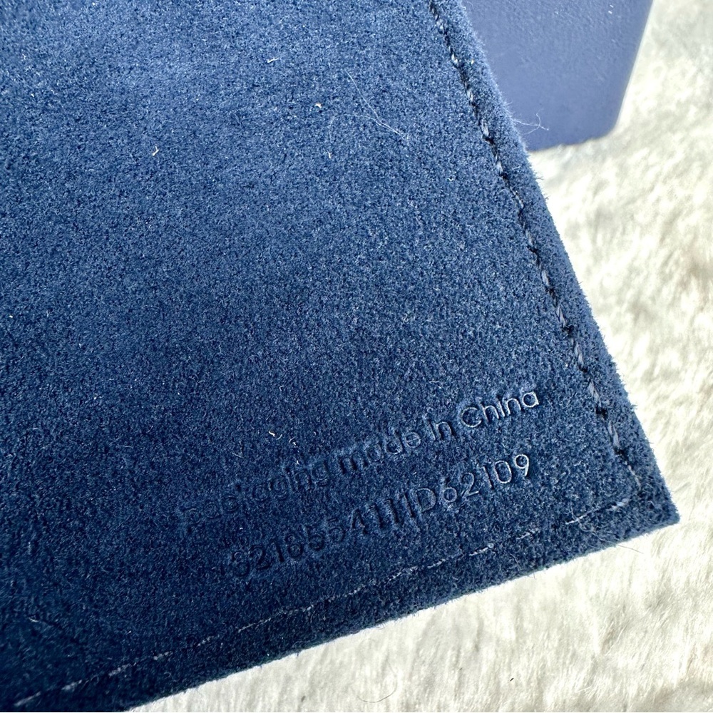 Louis Vuitton Large size Blue Leather jewelry box or watch box LIKE NEW RARE - Picture 10 of 13